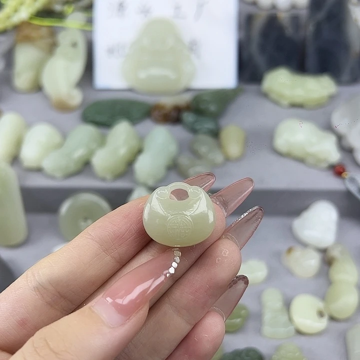 颈饰未镶嵌和田玉