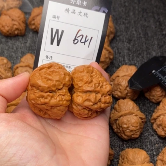 吊坠桃核我是第一百42