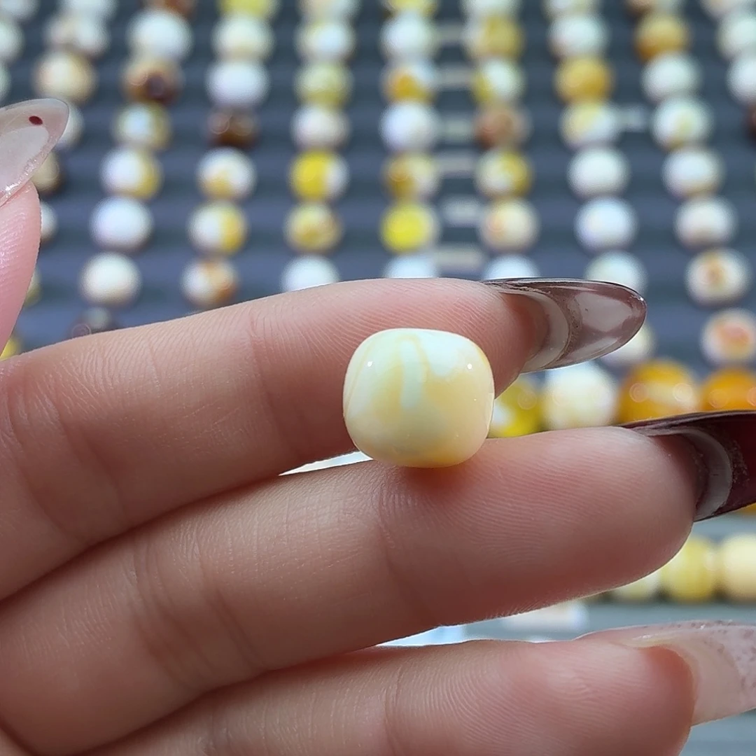 琥珀未镶嵌裸石蜜蜡11焦皮