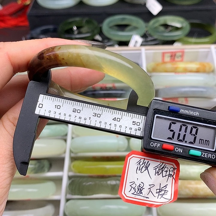 蛇纹石玉手镯未镶嵌707