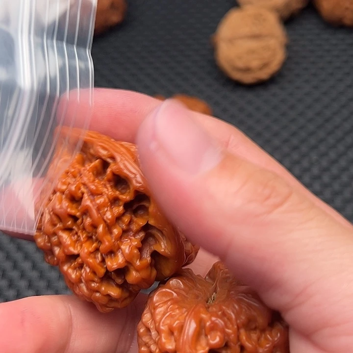 心***遥把件文玩核桃两对