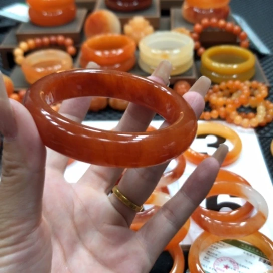 ᥫ***°石英质玉（黄龙玉）未镶嵌手镯