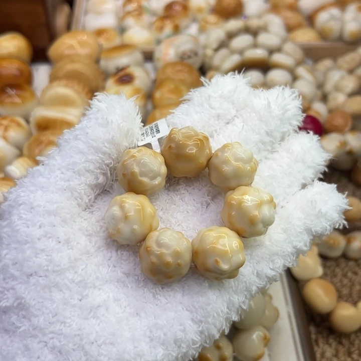 菩提根/象牙果把件84 象牙果原果雕刻掏钱棉花糖小羊手捻