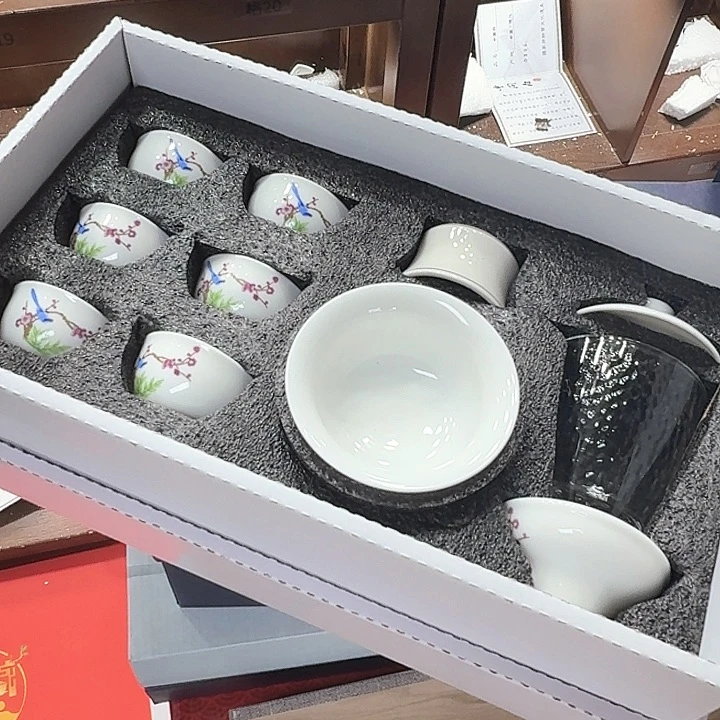 孤品茶具套装等。