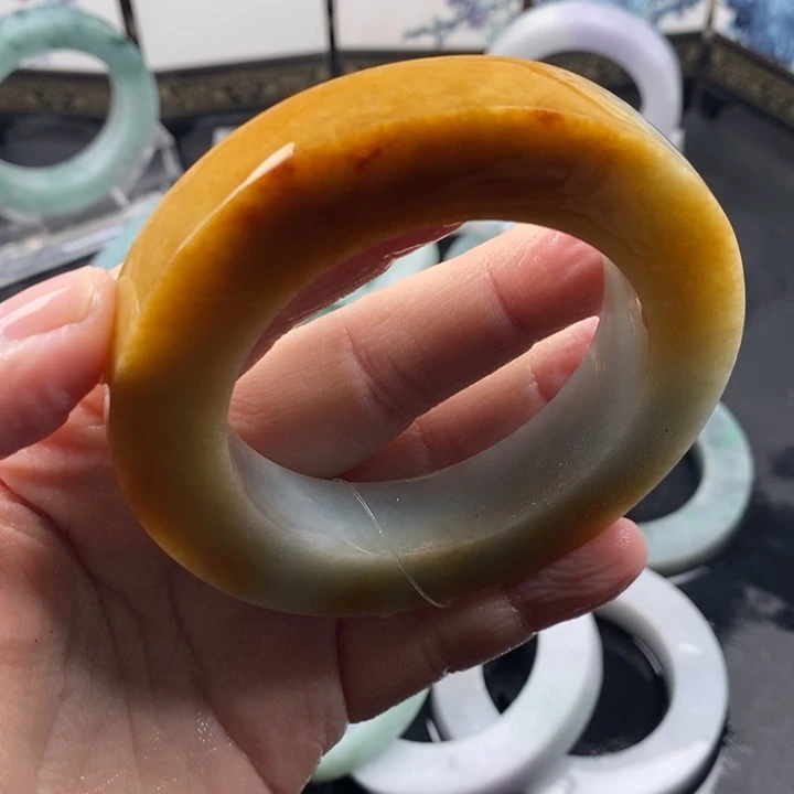 肥***毒定制翡翠未镶嵌手镯