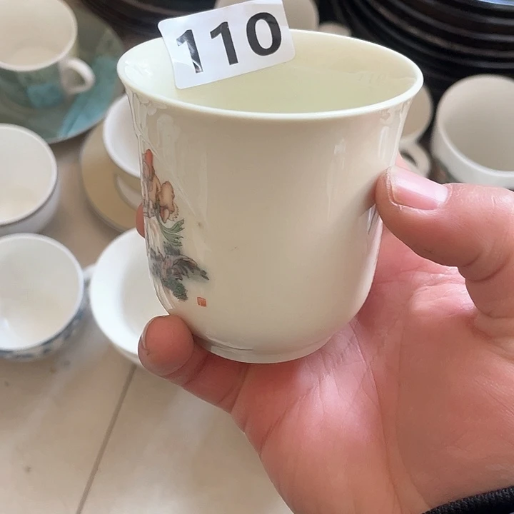 瓷片皓**芳厂货微瑕，库存两个