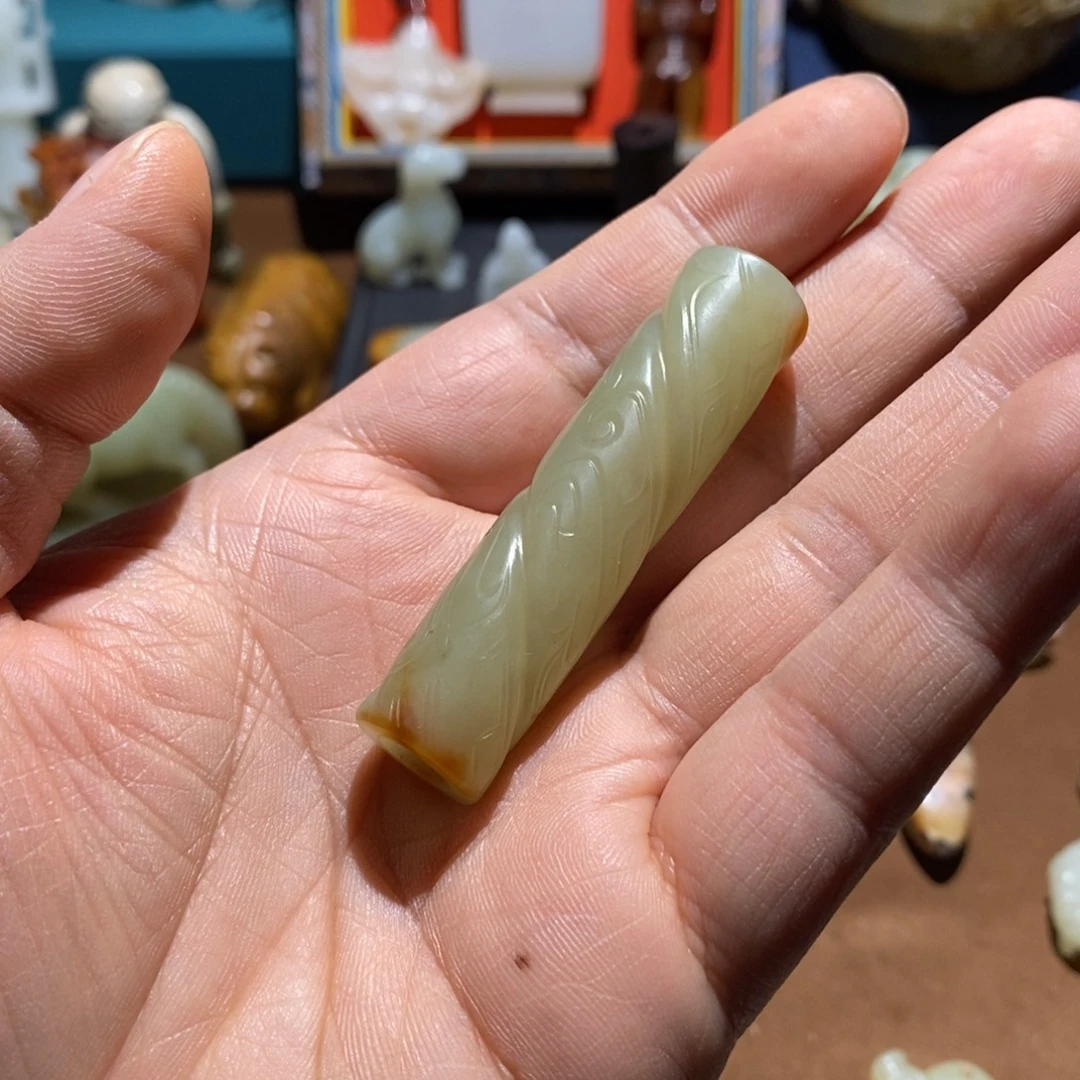 1***6和田玉未镶嵌颈饰