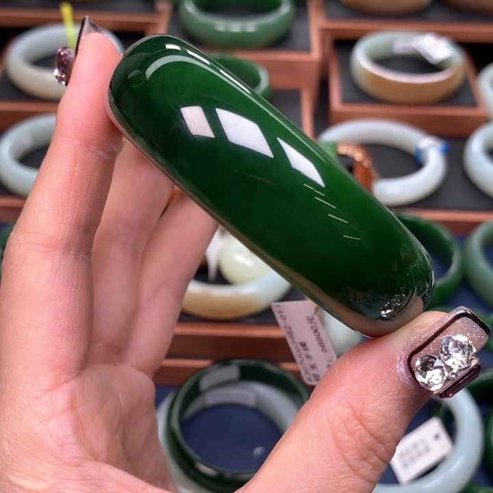 和田玉（碧玉）手镯6061圈口未镶嵌