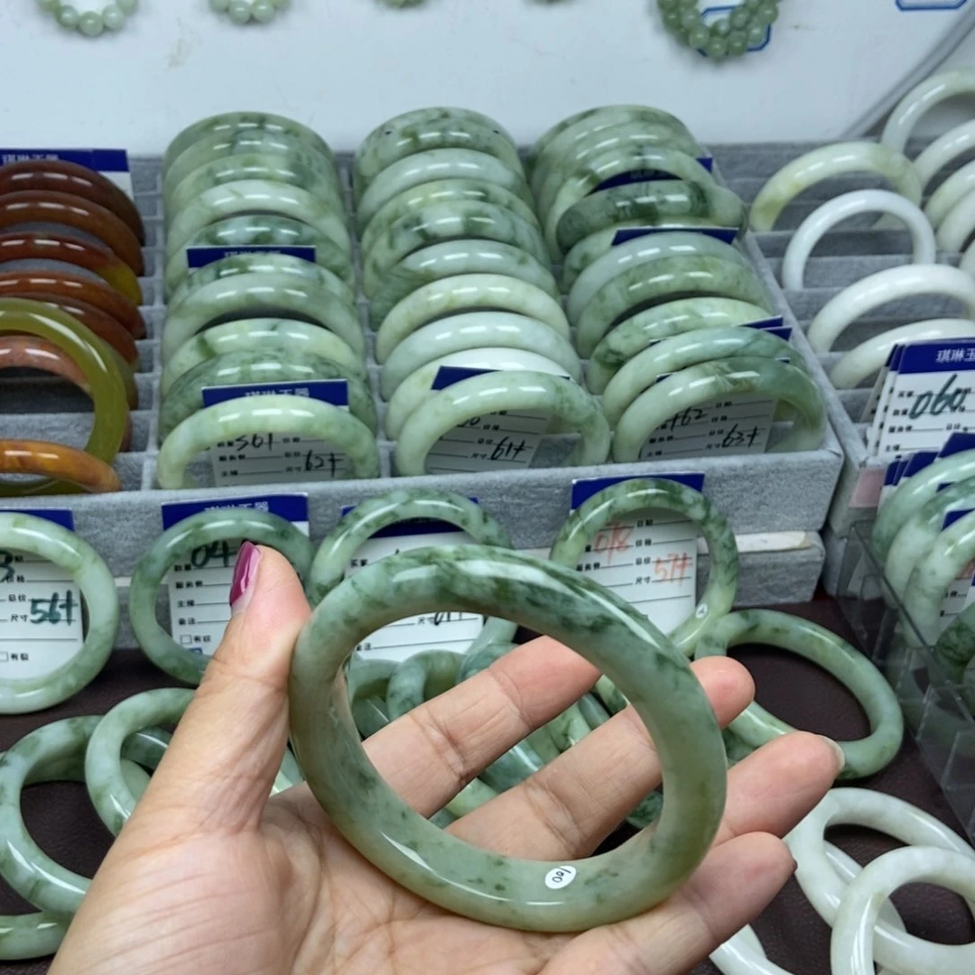 木***子蛇纹石玉未镶嵌手镯