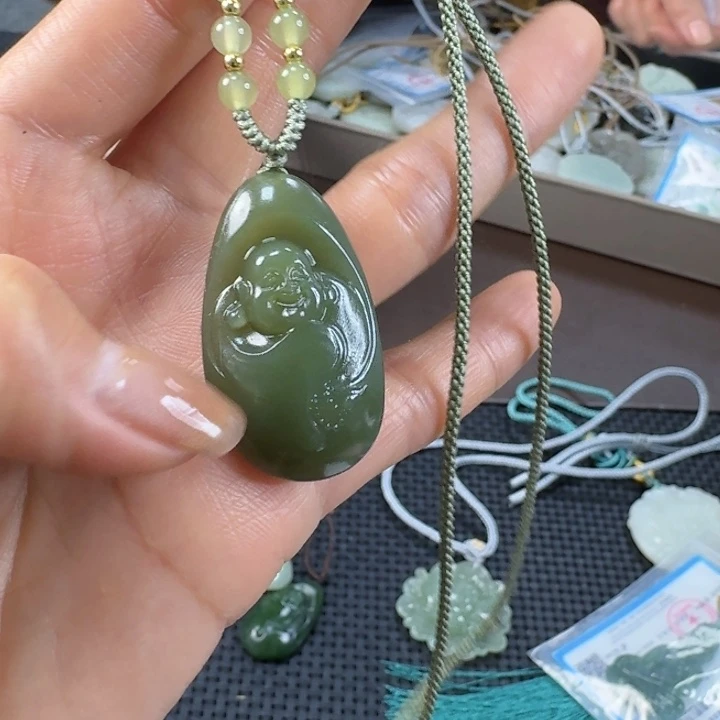 颈饰未镶嵌和田玉