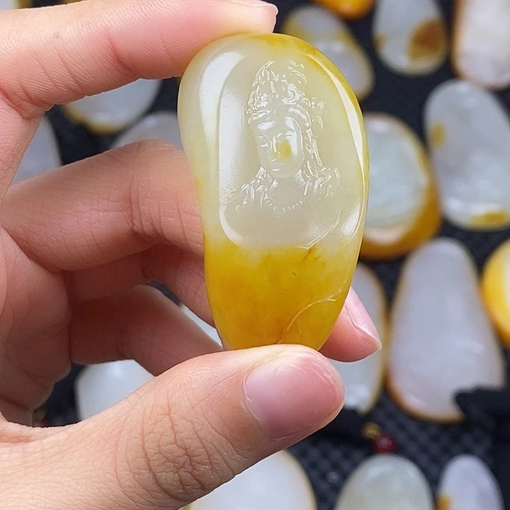 和田玉未镶嵌颈饰