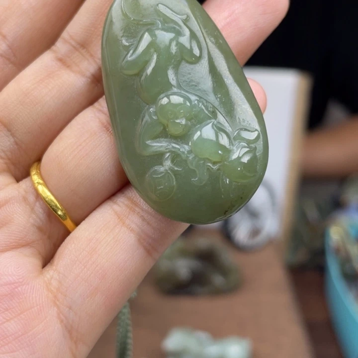 颈饰未镶嵌和田玉
