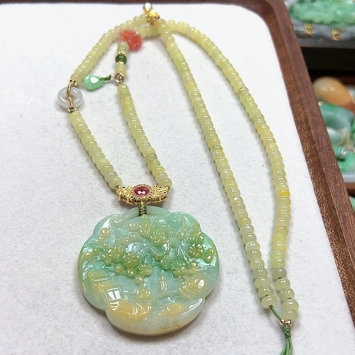 翡翠颈饰未镶嵌吊坠