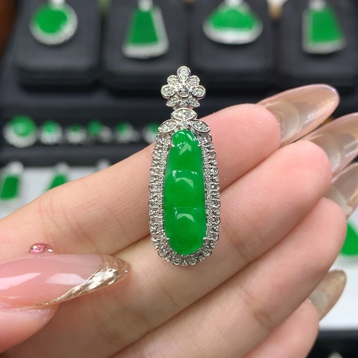 翡翠吊坠(不含链)18K金镶嵌