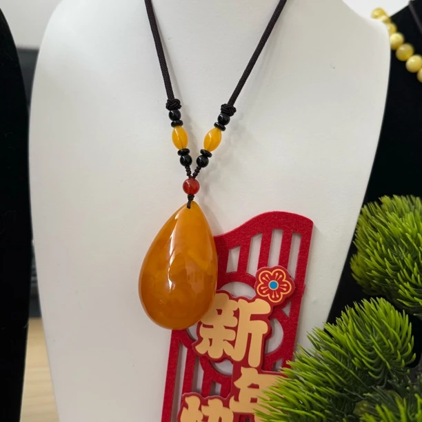 W133古巴新蜜双面蜜糖红大水滴素绳款