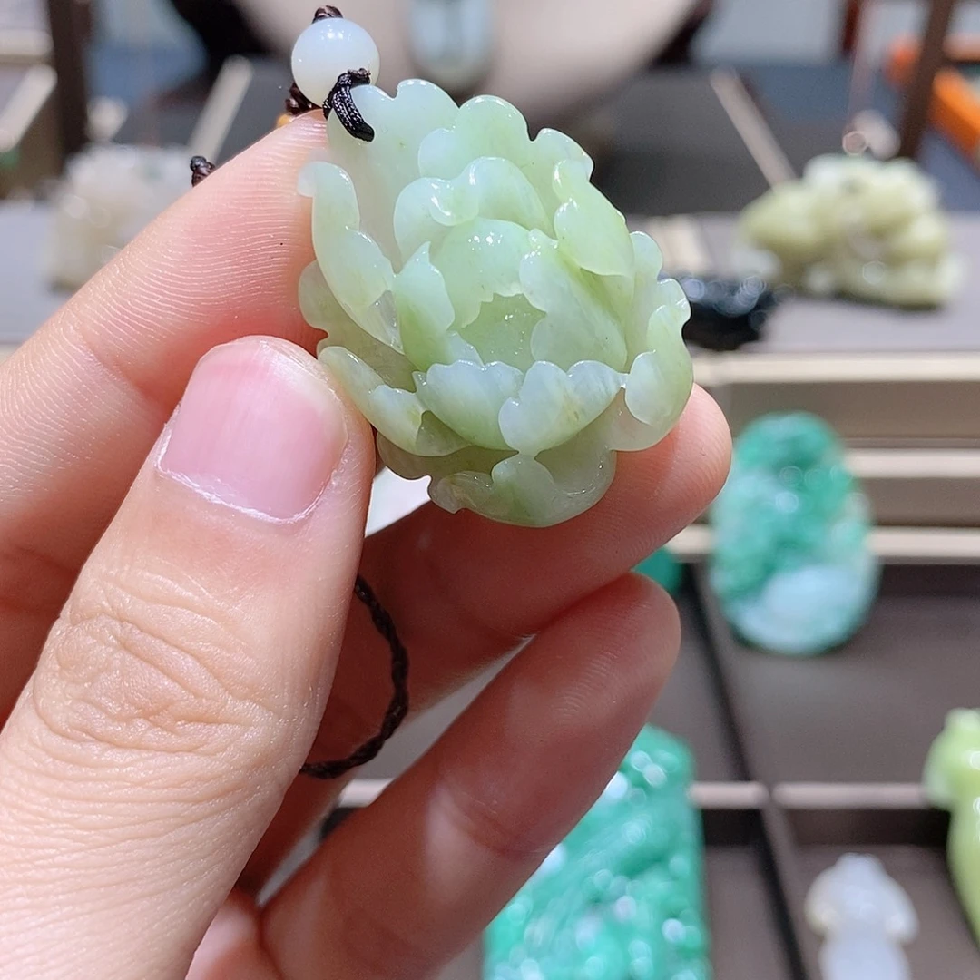 独山玉未镶嵌吊坠