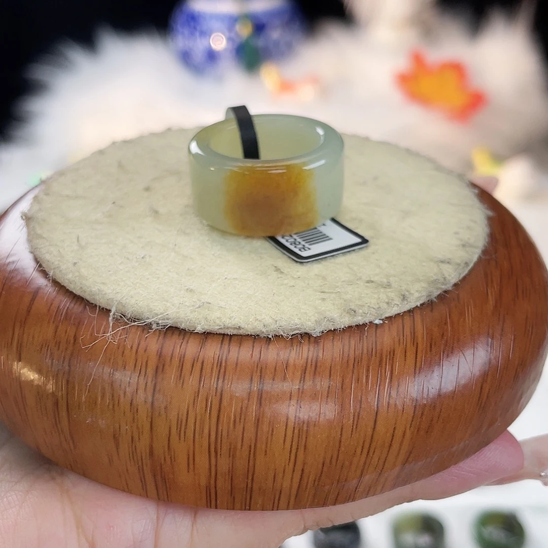 和田玉未镶嵌戒指c3。一口糖圆切。17.7。不退换