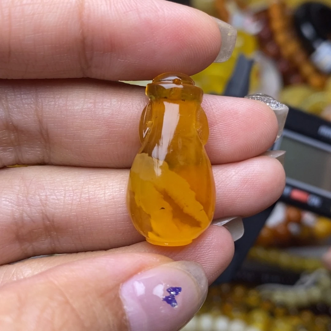 未镶嵌琥珀珠宝奇石