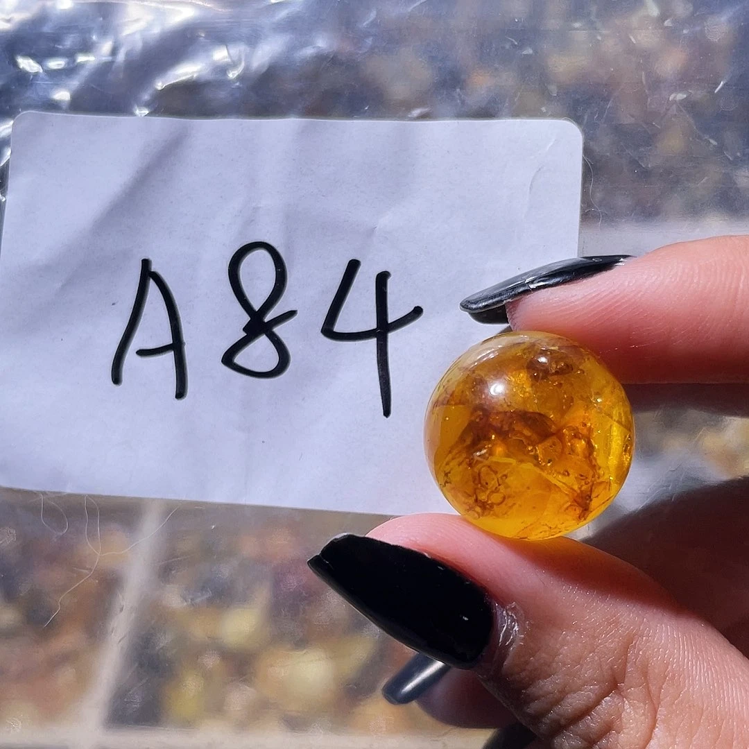 未镶嵌琥珀裸石18.2福利