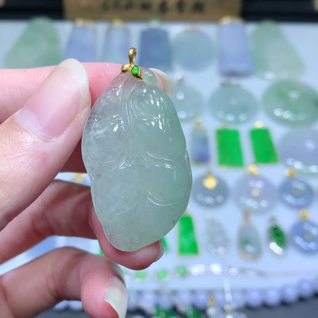 翡翠吊坠(不含链)18K金镶嵌