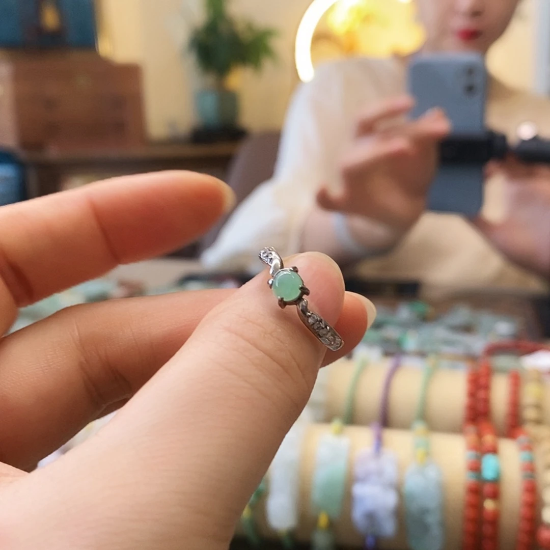 翡翠挂件银S925镶嵌Z****?翡翠戒指