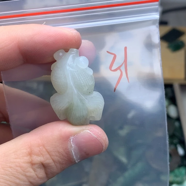 独山玉未镶嵌珠宝半成品