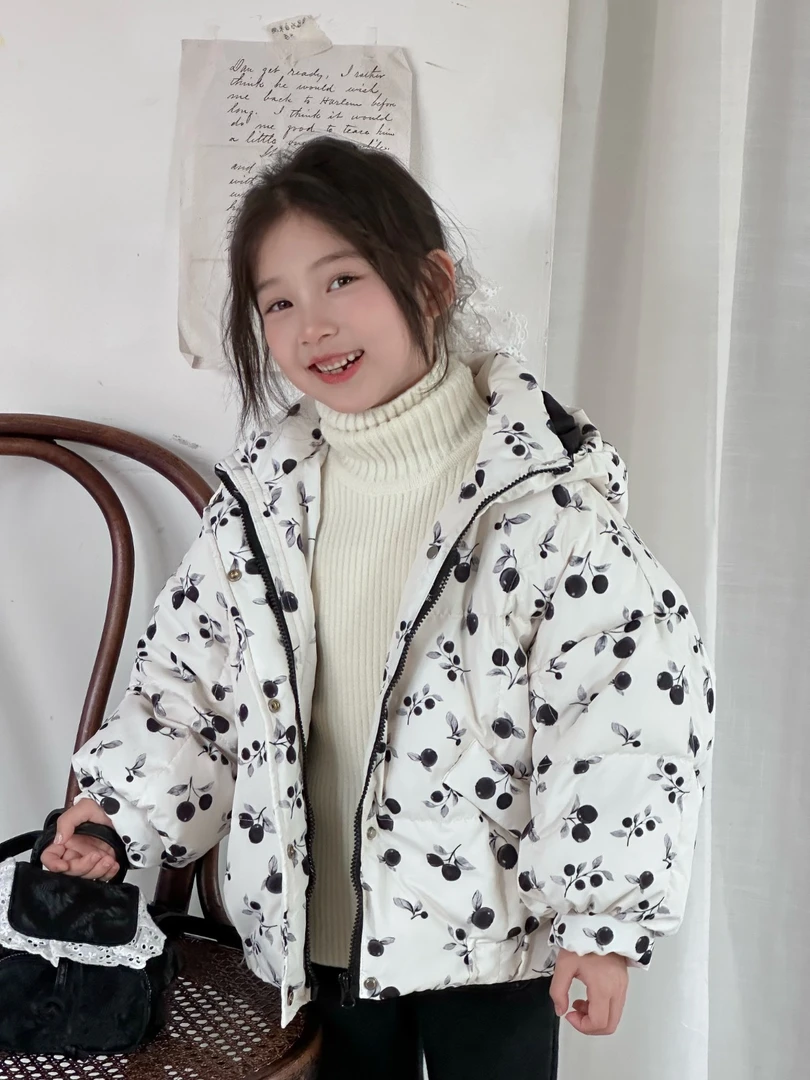 恩姐定制2024时尚秋冬女童儿童保暖款百搭小樱桃羽绒服EN28016