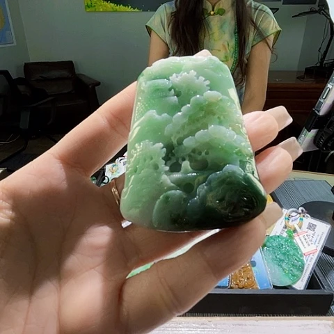 颈饰未镶嵌翡翠一个