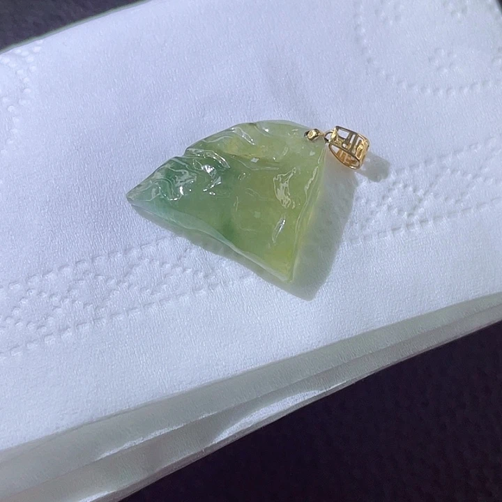 翡翠颈饰18K金镶嵌翡翠