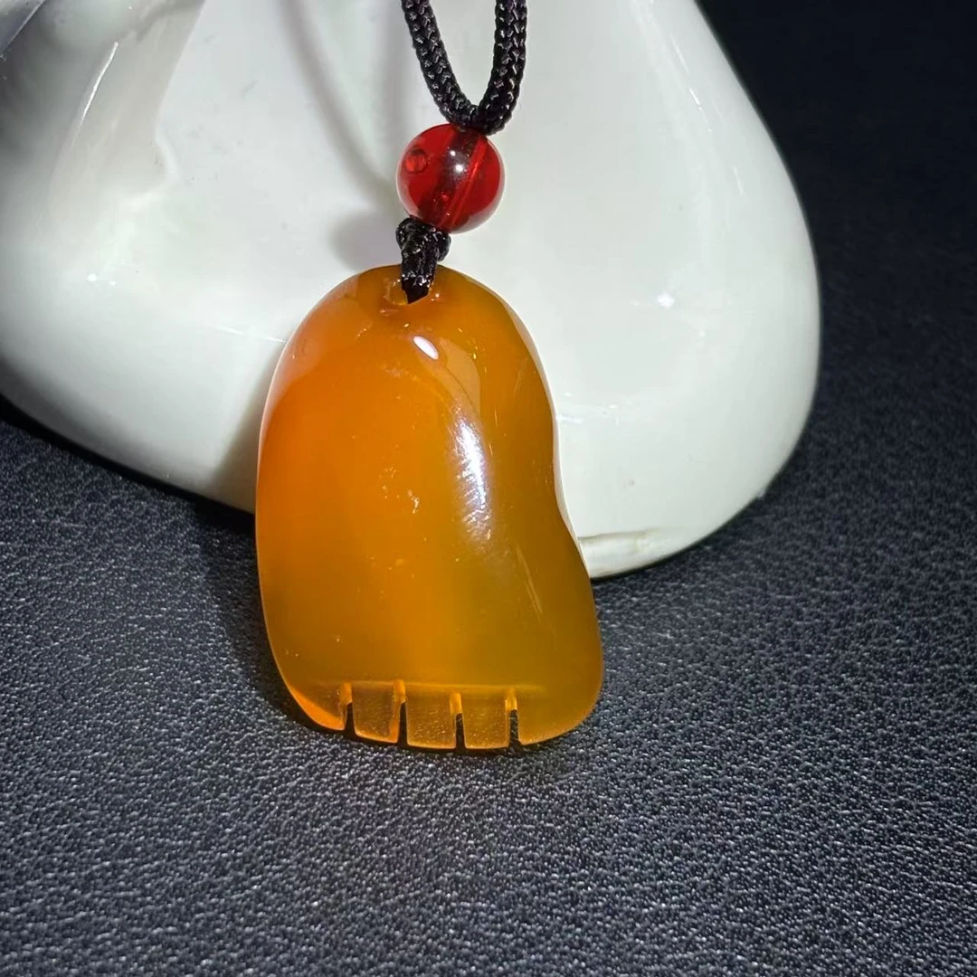 面面来财珠宝S8170-金蜜盐源玛瑙黄脚丫吊坠-配绳