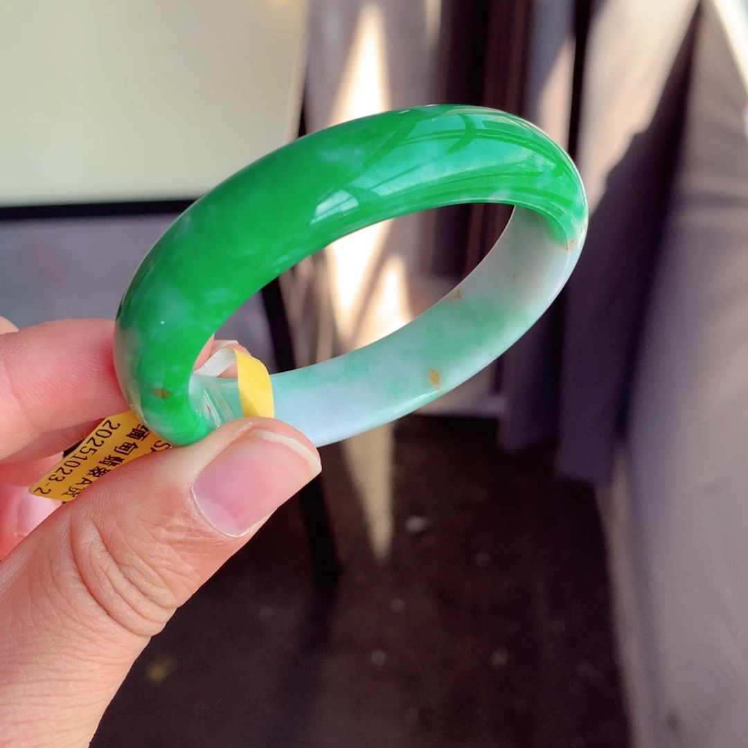 未镶嵌手镯翡翠i**?缅甸翡翠