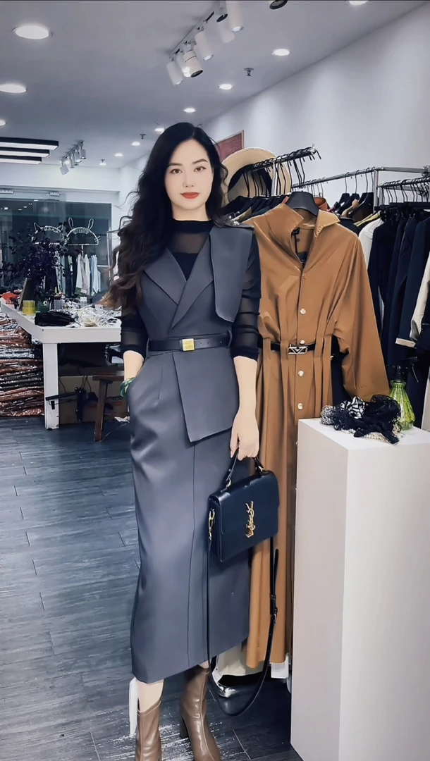 断码清仓马甲连衣裙送腰带