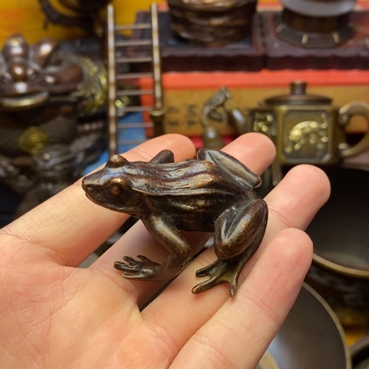 铜器摆件做工精良