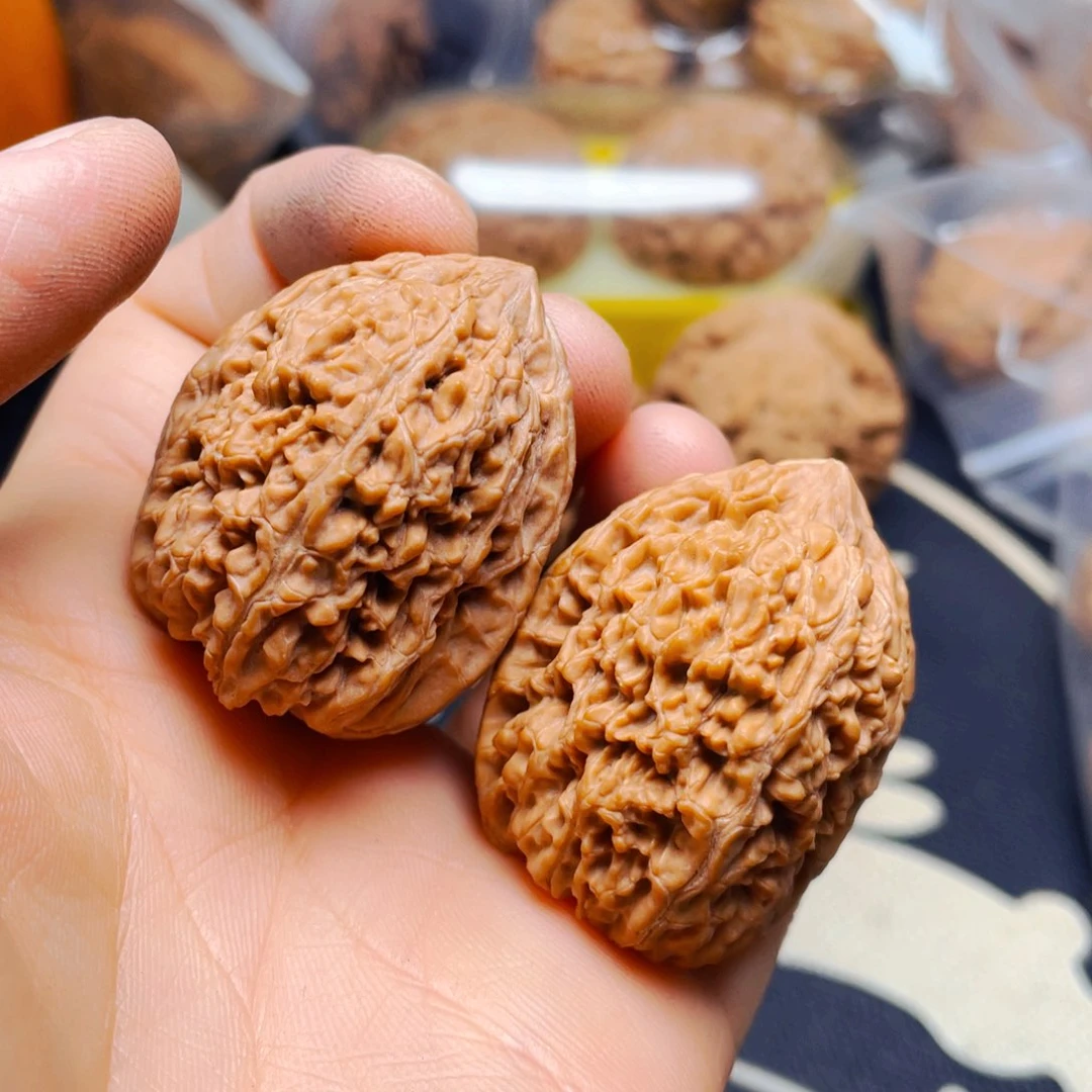 文玩核桃把件蒜头一对