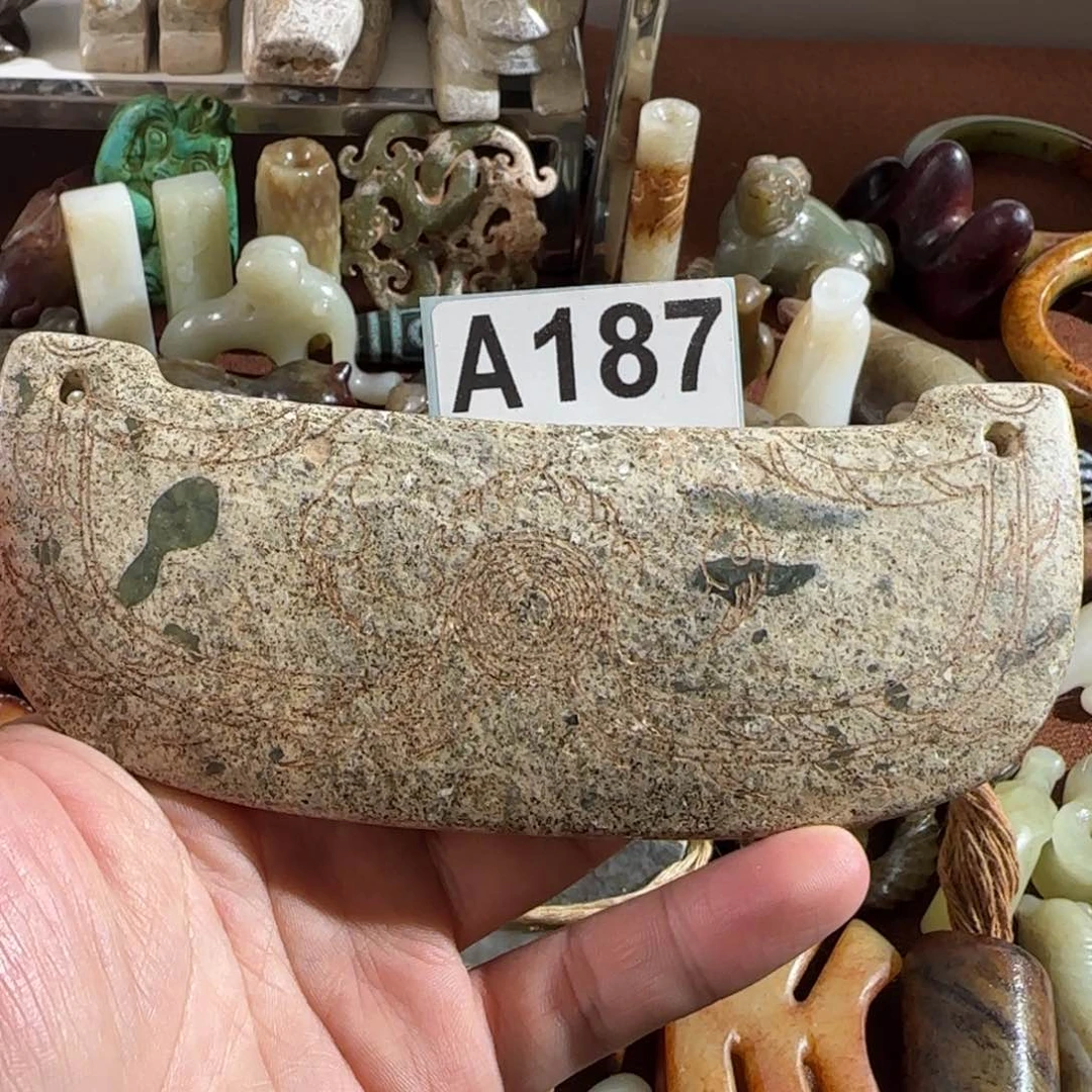 未镶嵌蛇纹石玉颈饰