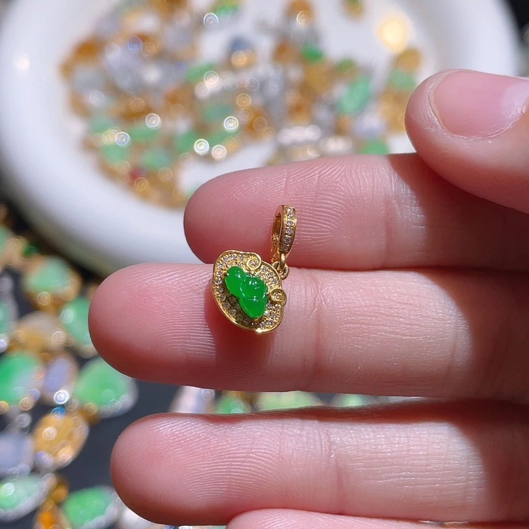 翡翠颈饰18K金镶嵌1****r吊坠