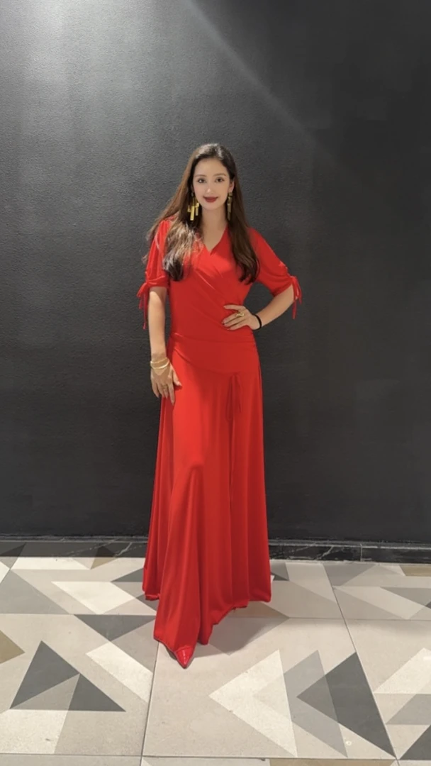 新款修身显气质女神款连衣裙长度135