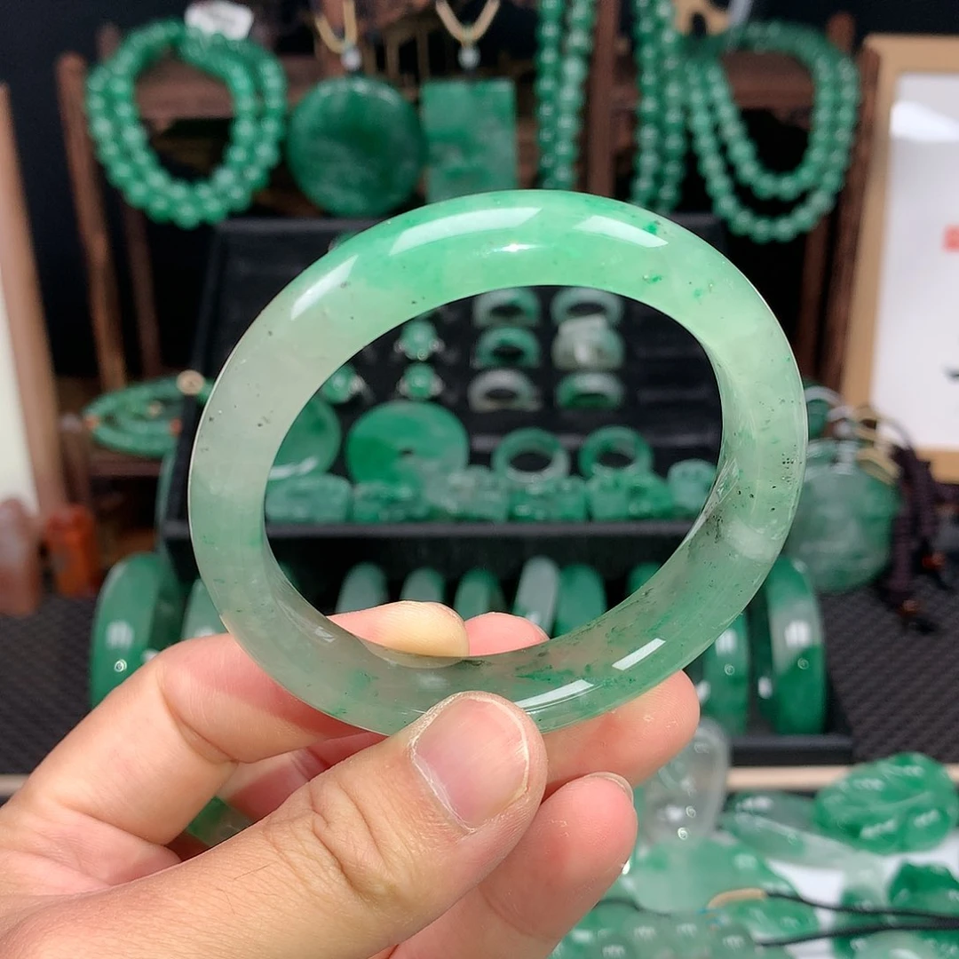 石英质玉手镯未镶嵌圈口58.3