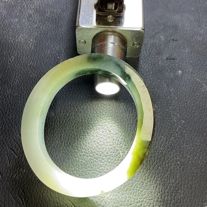 定制翡翠未镶嵌边料