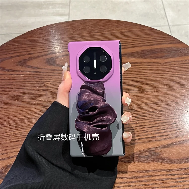 适用华为MateXT三折叠手机壳xt非凡大师渐变色丝巾腕带防摔保护壳