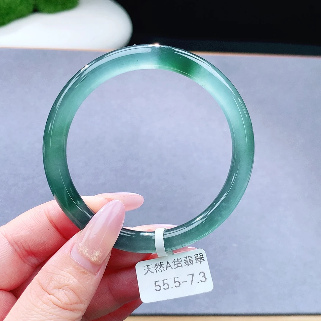 未镶嵌手镯（圆镯）翡翠