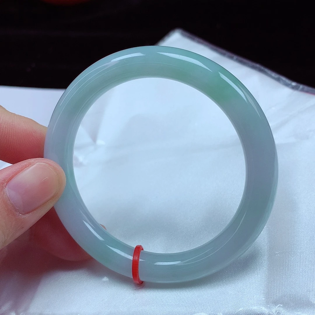 翡翠手镯（圆镯）未镶嵌54圈