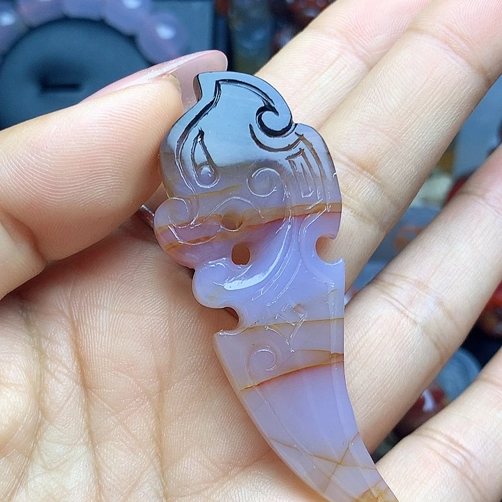 未镶嵌吊坠(不含链)硅化玉仿古龙牙