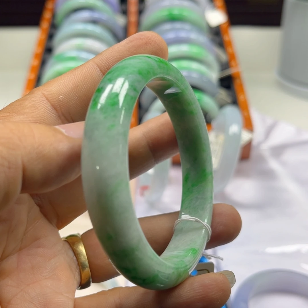 翡翠手镯（开口镯）未镶嵌