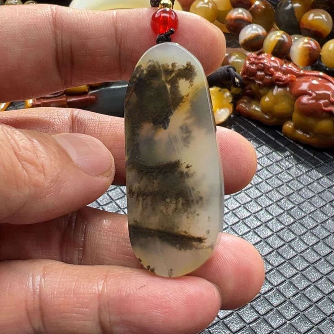 石英质玉未镶嵌颈饰