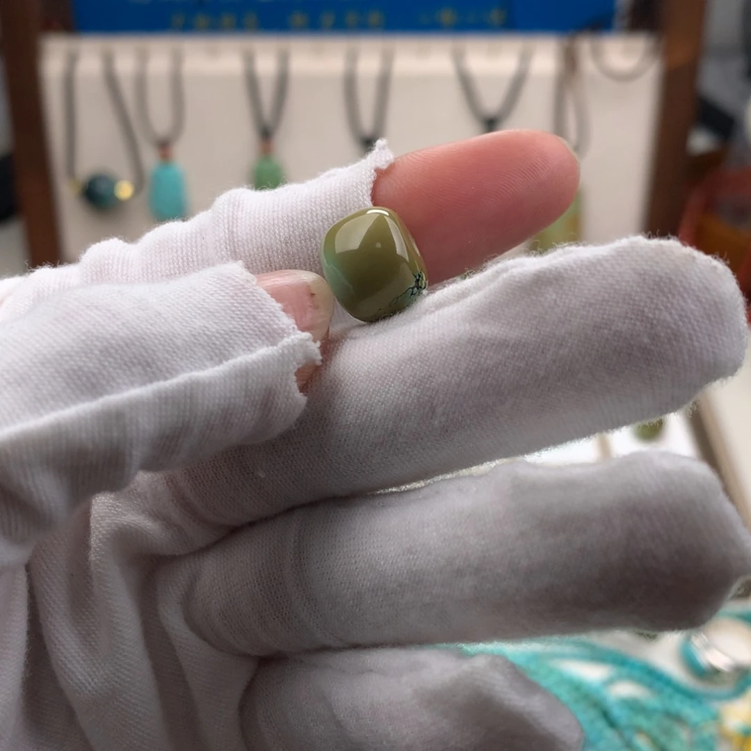 绿松石配饰未镶嵌