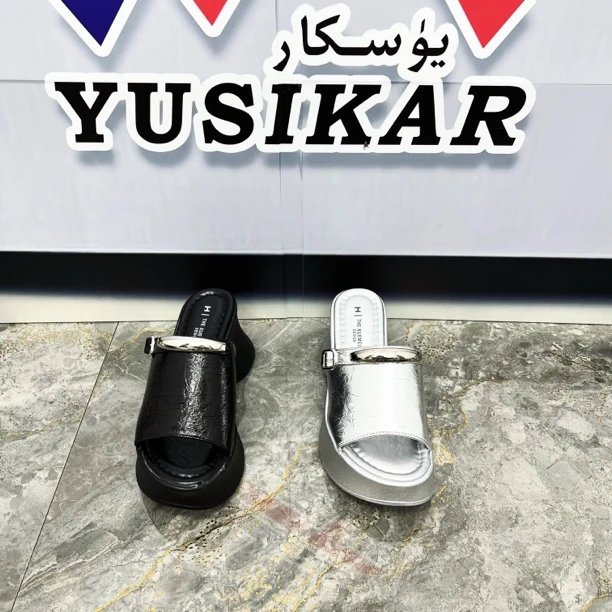 Y7Y A8611新款拖鞋推荐