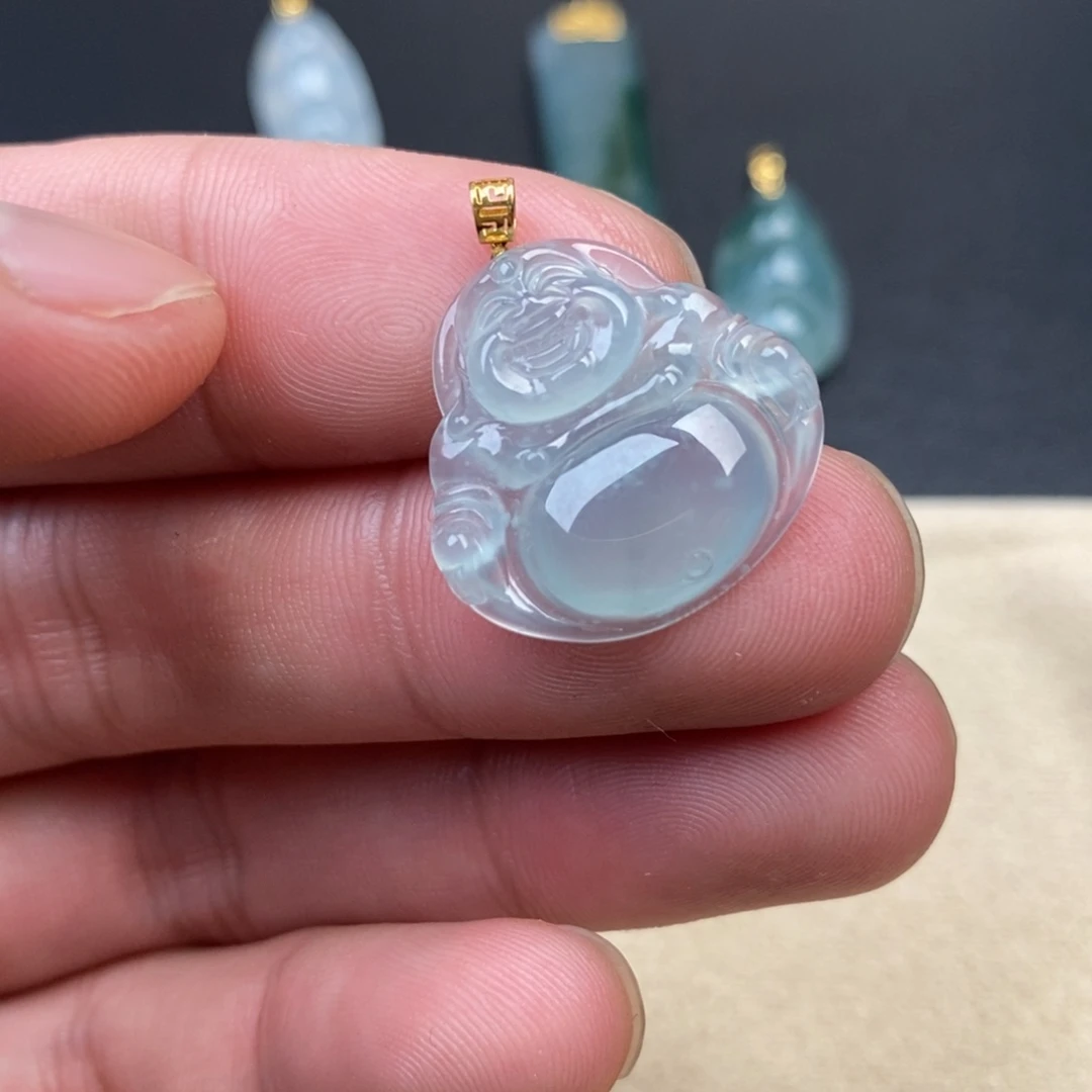 颈饰18K金镶嵌翡翠