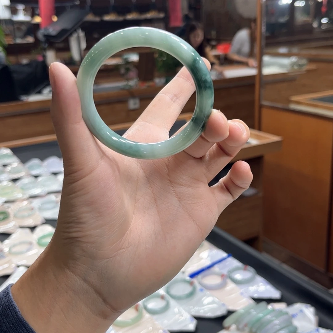 翡翠未镶嵌手镯翡翠手镯