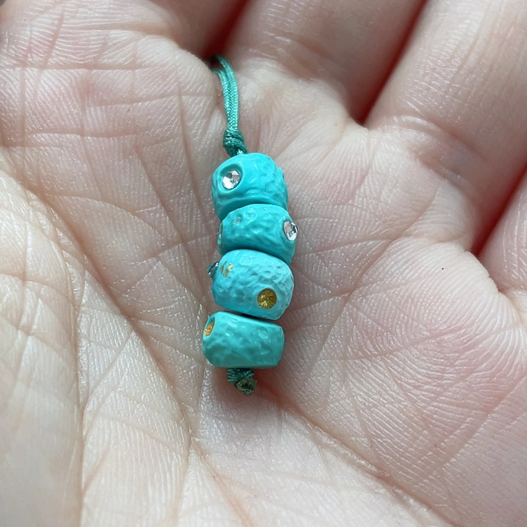 绿松石颈饰未镶嵌